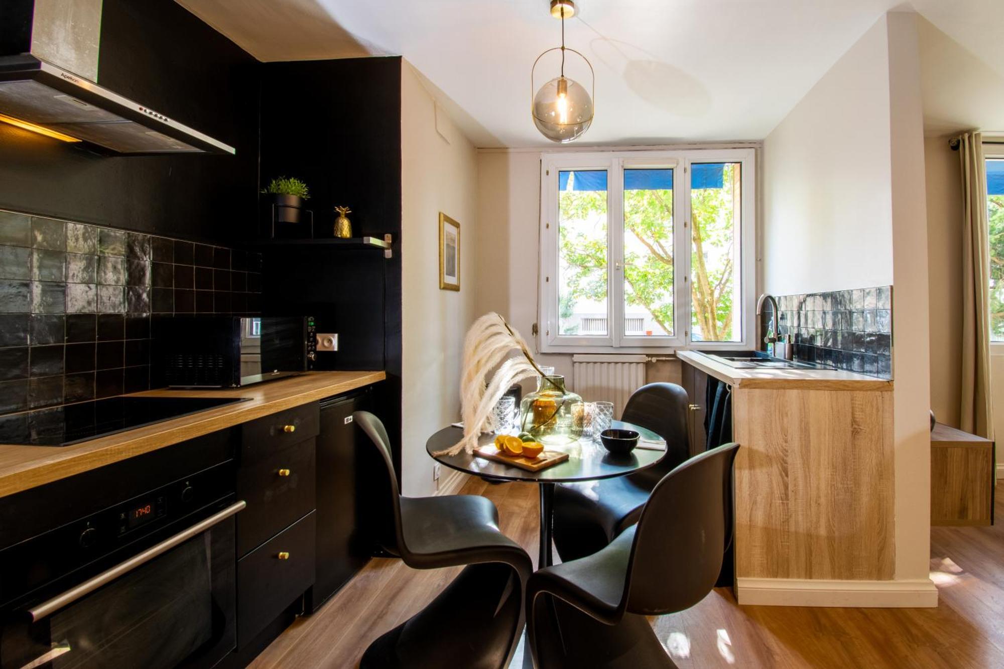 Suite Maddison Villeurbanne Bagian luar foto