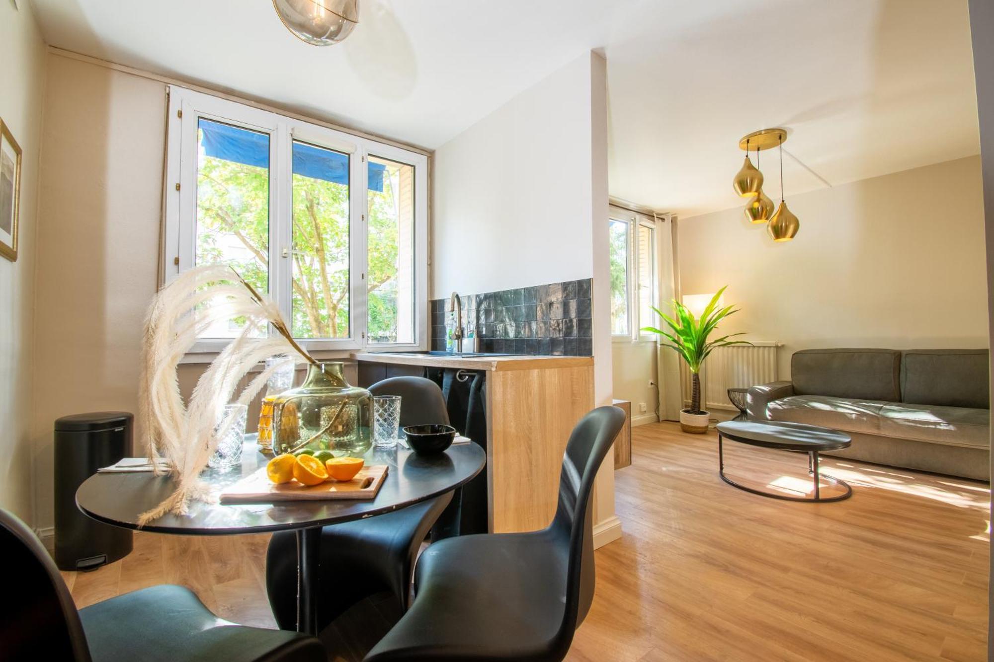 Suite Maddison Villeurbanne Bagian luar foto